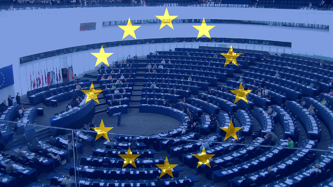 EU-Flagge & Plenarsaal