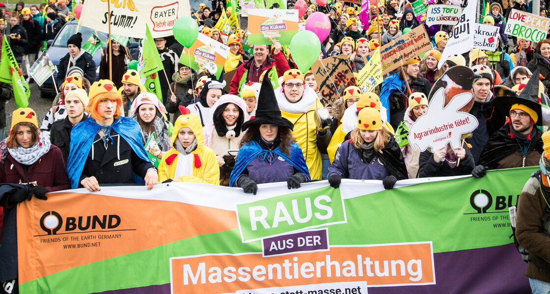 Bild von der Demonstration "Wir haben es satt" mit Kampagnenbanner